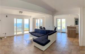 Cozy Home In Podstrana 