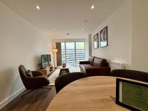 Luxury 2 bed Apt Near Ascot & Windsor