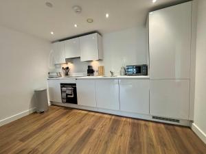 Luxury 2 bed Apt Near Ascot & Windsor