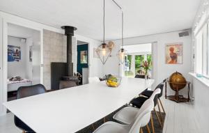 2 Bedroom Nice Home In Hasle