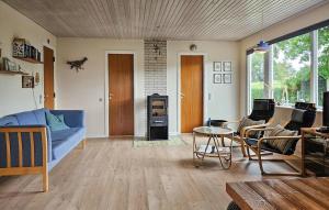 2 Bedroom Awesome Home In Hejls