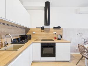 SuperApart Wysockiego Pelcowizna with Air Conditioner - Near Metro Bródno