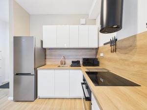 SuperApart Wysockiego with Air Conditioner - Near Metro Bródno