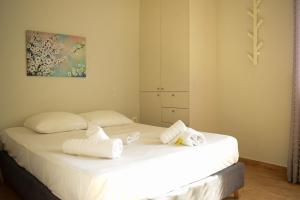 2BA under the Acropolis Hill Athens City Center