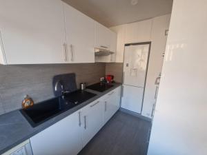 Large Studio with Terrace and Sun - Eiffel Tower