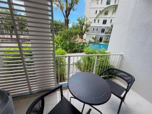 FAMILY HOMES Halo - Brand New 2BDRM Poolside Apartment
