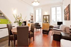 1 Bed Apartment Sleeps 4 Mezzanine -WiFi -Tv