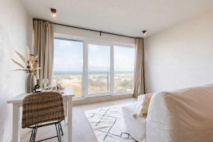 Huswell - Modern studio with magnificent seaview