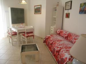 Adorable seaview flat at Grado Pineta