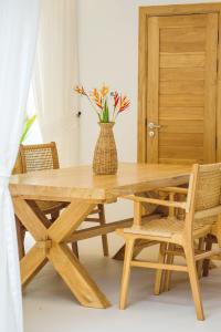 Luan Residence 3BR Pool Walk to Beach and Village