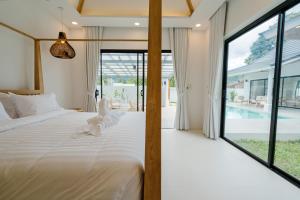 Luan Residence 3BR Pool Walk to Beach and Village