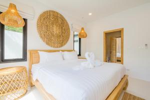 Luan Residence 3BR Pool Walk to Beach and Village