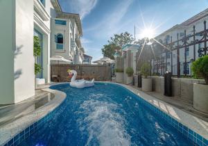 Pool, Jacuzzi & Sauna - Ha Long New Villa 3BRS Near Beach