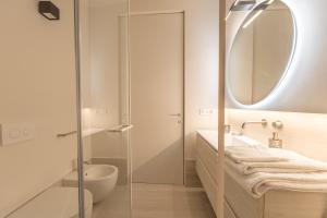 The South, Milan City Center, Arco della Pace