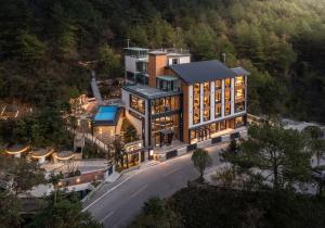 충칭 / 중경 Jinshanyin Resort Hotel 호텔 객실