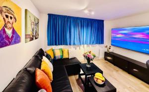 Central Apartment with 75inch TV Netflix