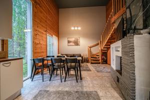 Aurelfox Chalet A by Aavalevi