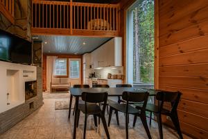 Aurelfox Chalet A by Aavalevi