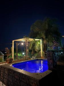 Departamento Amplio a cercanías del Rio