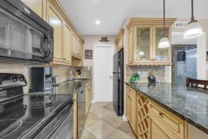 Driftwood Days Pet Friendly Beach Home