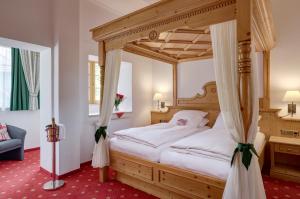 Hotel Alpenhof - ruhige Wohlfühloase zwischen München, dem Fünf-Seenland und den Bergen, in S-Bahnnähe