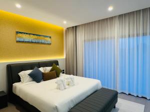 Brand new ultra-luxurious single pool villa resort homestay 4 bedrooms 5 bathrooms modern style decoration near Changkang Road, Chiang Mai Old City