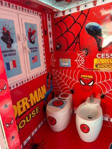 CATANIA SPIDERMANHOUSE l