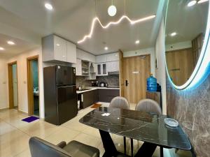 Helix Stay - PEACEFUL MODERN HIDEAWAY IN EMERALD CELADON CITY