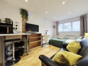 Your London Escape - Cosy Studio w fast Wi-Fi & free onstreet parking