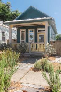 Sunflower Cottage Downtown