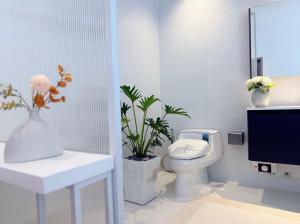 Chiang Mai City Center Luxury Pool Villa 4 Bedrooms 5 Bathrooms, Close to Chang Klan Road Business District, Chiang MaiRing, 5-Star Luxury Pool Holiday Villa