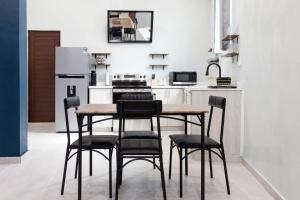 Cozy 2 Bed Room in Art District