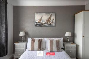 Sandbanks Peninsula l Premium Offers l Near to Corfe Castle l Sleeps Up to 4 l Seaside Escapes Short Lets & Serviced Accommodation