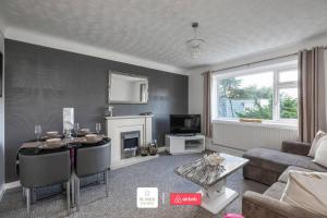 Sandbanks Peninsula l Premium Offers l Near to Corfe Castle l Sleeps Up to 4 l Seaside Escapes Short Lets & Serviced Accommodation