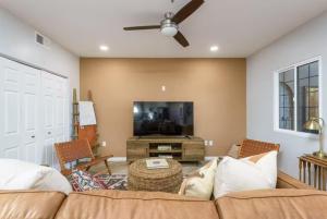 Charming 1BR Casita with Pickleball and Floating Tub