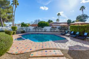 Stylish 3BR Oasis - Private Pool, Billiards and More
