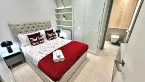 3-bedroom flat with Private Patio in Mayfair near Oxford Street, Marble Arch, Hyde Park