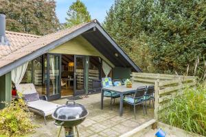 Stay in nature by the lake, Legoland, Unique nature cabin