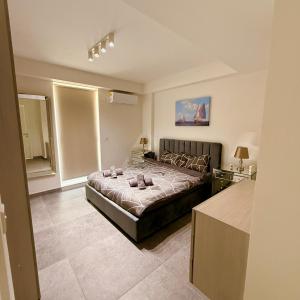 Seaview 9th Floor sliema apartment with Valletta Views