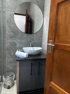 Chekkat Square Flat 8 On The Bult