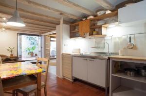 Artistic & Cozy Apartment in the Center of El Raval
