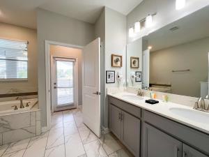 Experience the Magic of Disney in 8bd 5ba Luxury Villa