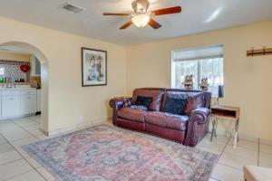Walk Downtown: Authentic Adobe Home in Las Cruces!
