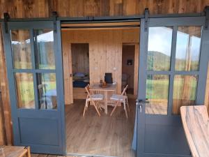 Ardoise et miel la grande cabane