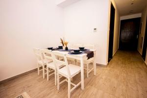 Luxuriously Furnished 1 BHK Warsan