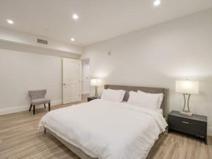 2 large Bedrooms Spacious and Prime Location