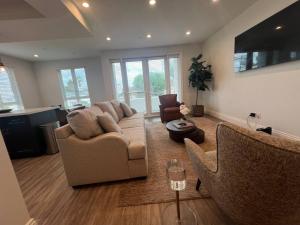 2 large Bedrooms Spacious and Prime Location