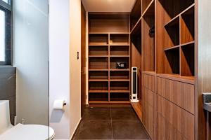 Friends and Family 2-Unit Combo, Rooftop City Views