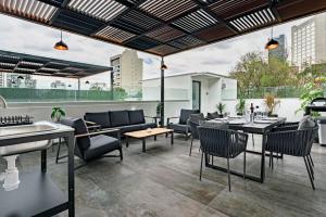 Friends and Family 2-Unit Combo, Rooftop City Views