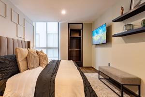 Friends and Family 2-Unit Combo, Rooftop City Views